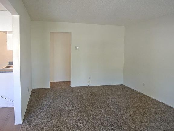 3rd image of 4758 Robin Ct #68
