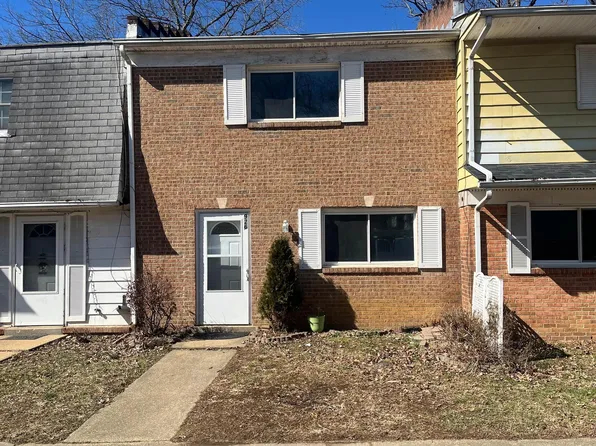 926 Anvil Rd, Fredericksburg, VA 22405
