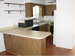 3rd image of 850 NE 165th St