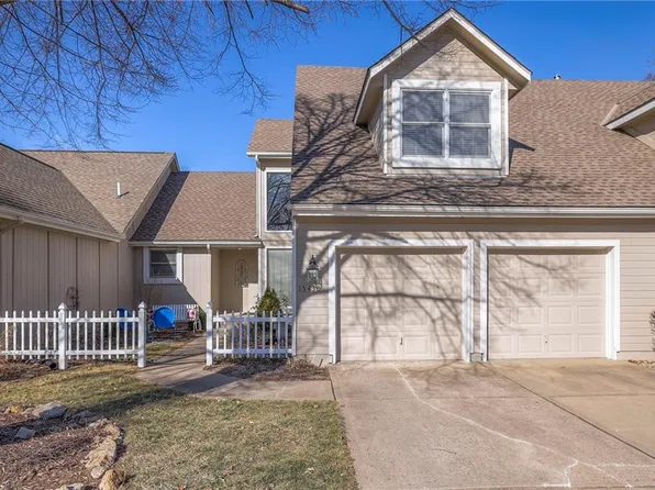 15430 Floyd St, Overland Park, KS 66223