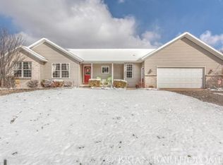 7501 Sagebrush Dr NE, Rockford, MI 49341