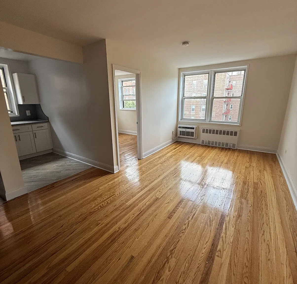 2 bed, 1250 sqft, $3,200 — Photo 2