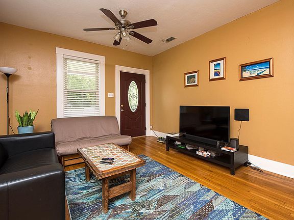 601 Harris-Living Room-A
