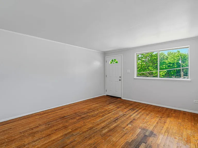 2114 Washington Ave #8 — Photo 8