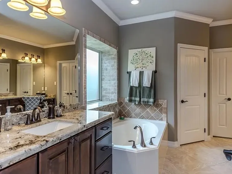 2502 Kimbolton Dr — Photo 13