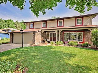 920 S 4th Ave, Libertyville, IL 60048
