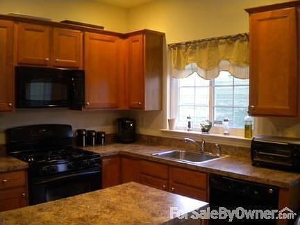 3rd image of 114 Bellevue Dr