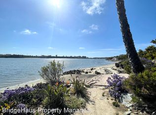 4550 Cove Dr, Carlsbad, CA 92008