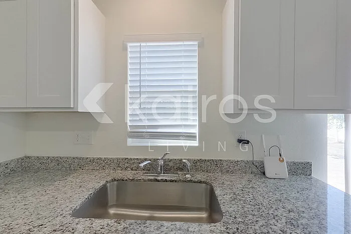 262 Grenada St — Photo 10