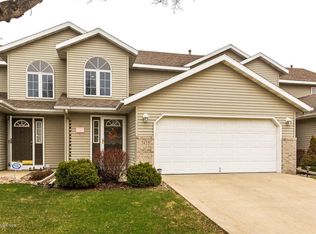 2428 Viola Heights Dr NE, Rochester, MN 55906