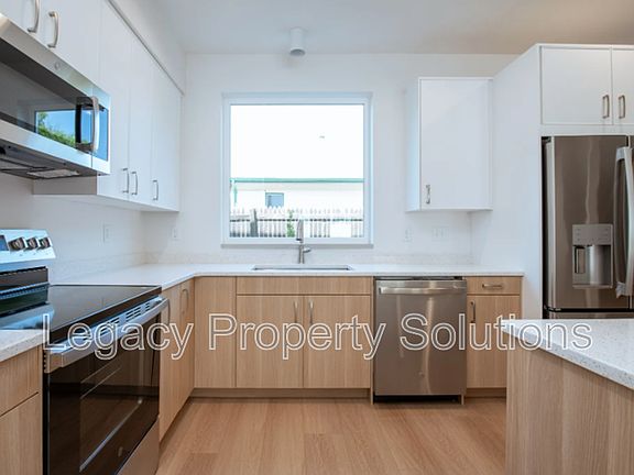 5th image of 308 N 13th St #1