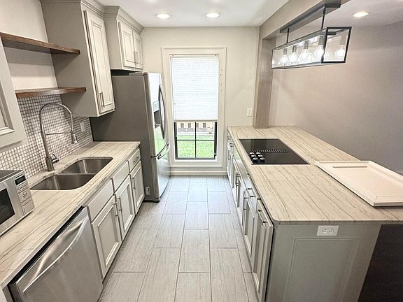 5th image of 183 Steiner Rd APT 119