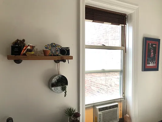 Rented by LJ Sloane Management | media 44