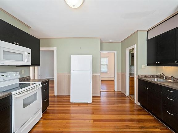 2nd image of 105 Oakland Ave Unit 2