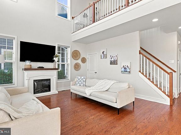 5th image of 1010 Coubertin Dr SE