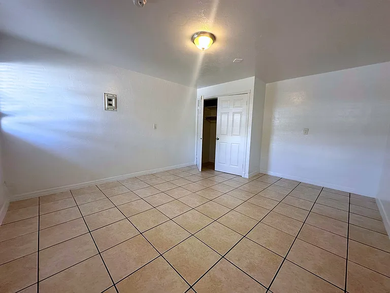 4611 South Congress Ave — Photo 4