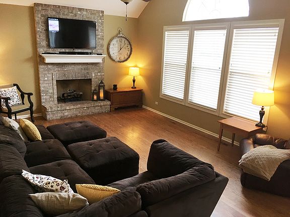 3rd image of 1031 Acorn Hill Ln
