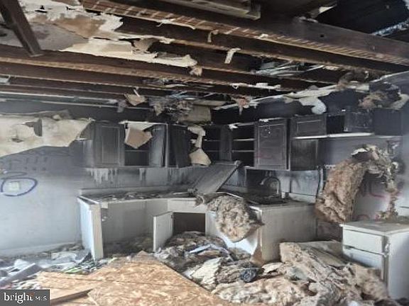3rd image of 3514 Hayward Ave
