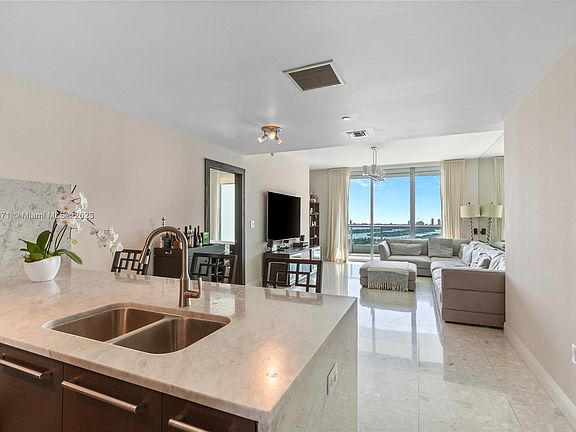 5th image of 900 Biscayne Blvd APT 4309