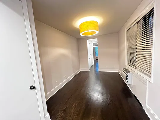 Rented by Salon Realty Corp | media 8