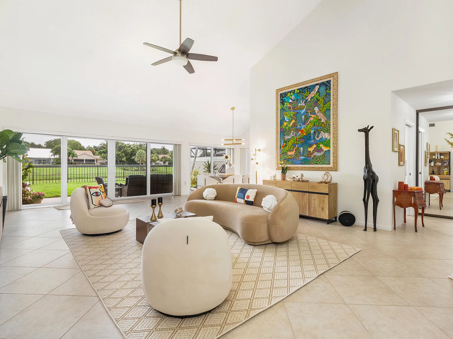 3 bed, 2.0 bath, 1889 sqft, $5,000 — Photo 2