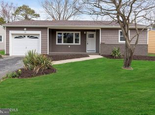 22 Edinburgh Dr, Toms River, NJ