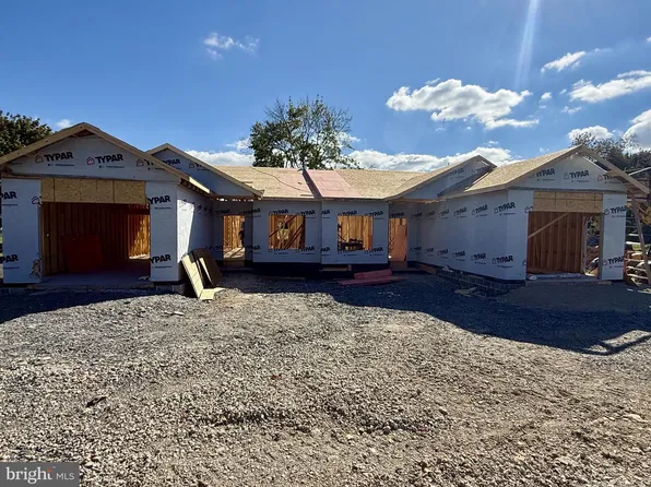 124 A Brumbaugh Ave, Chambersburg, PA 17201