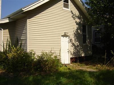 1st image of 1617 W 22nd St