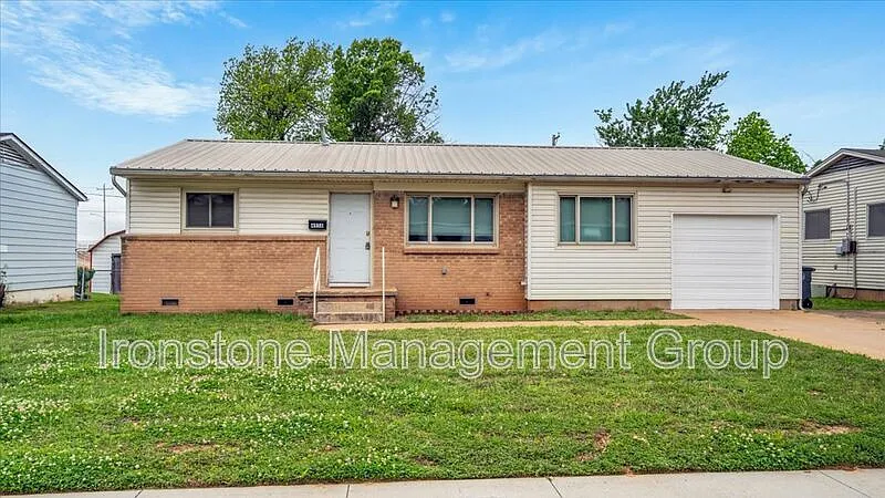 4956 S Maybelle Ave