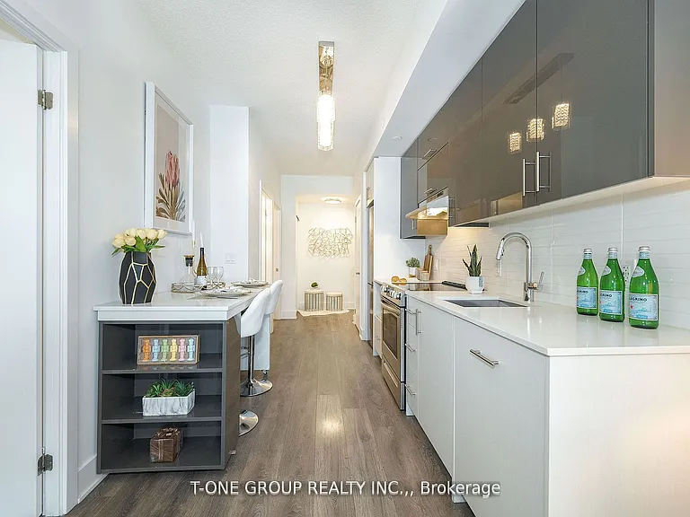 188 Fairview Mall Dr #915 — Photo 12