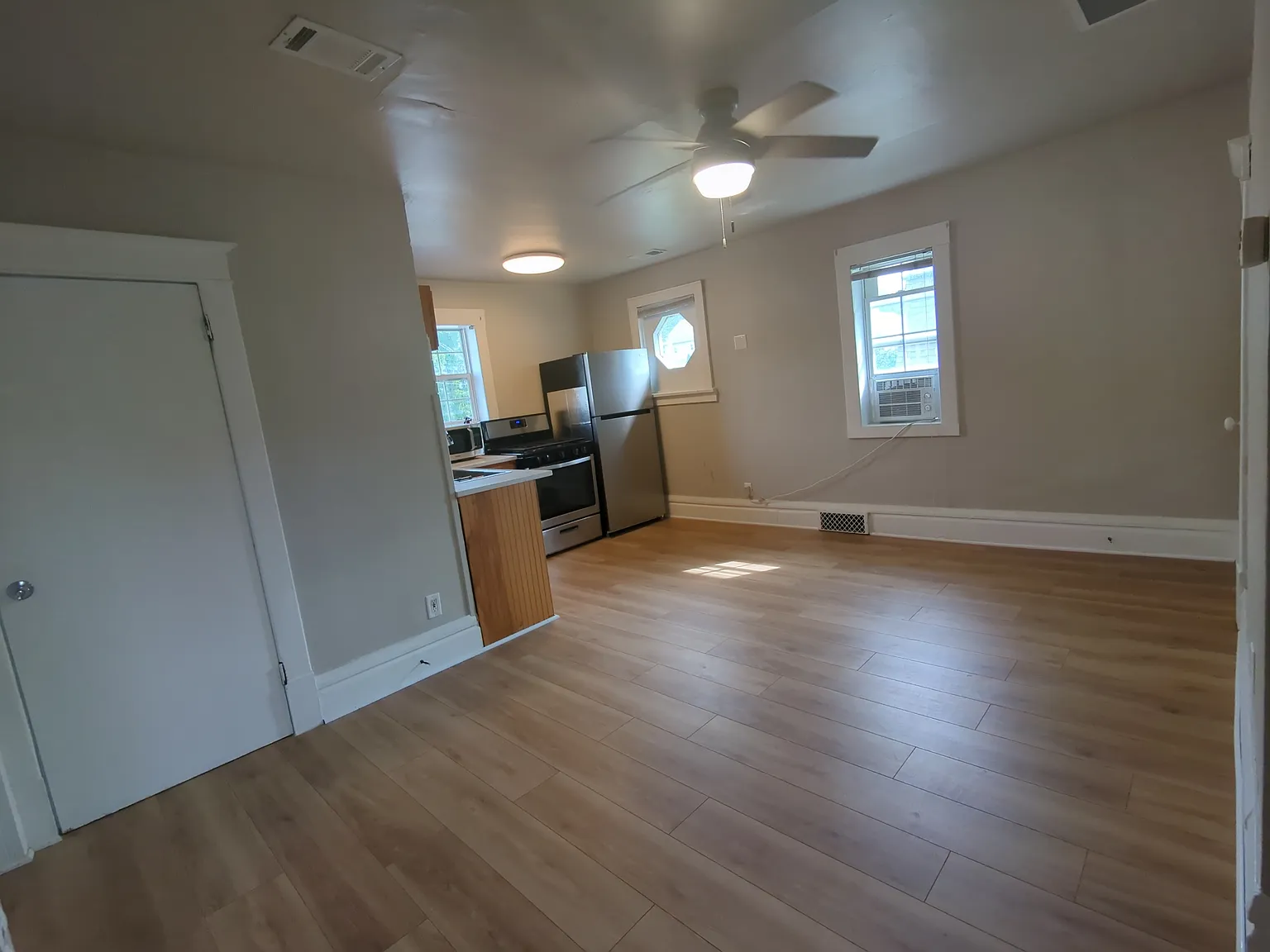 2 bed, $1,375 — Photo 4