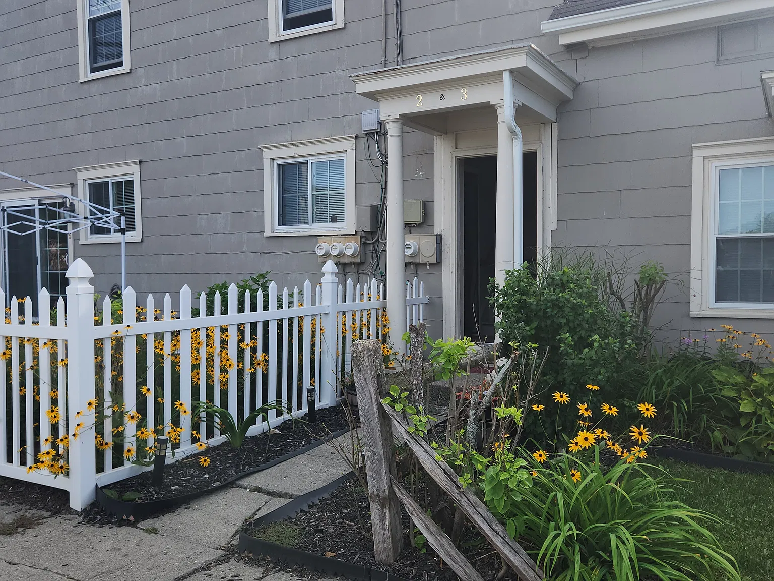 2 bed, 800 sqft, $1,600 — Photo 2
