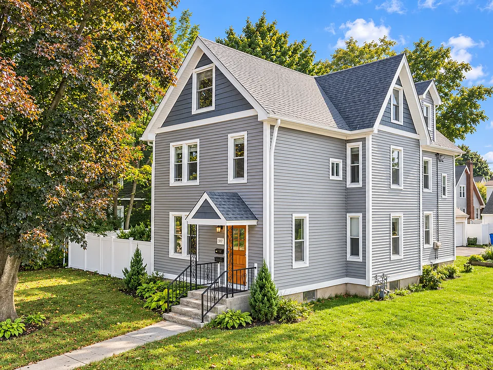 377 Park Rd #2
