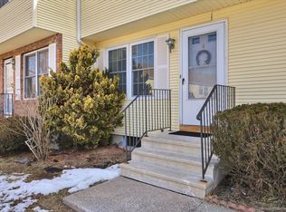 4 Countryside Ln #4, Middletown, CT 06457
