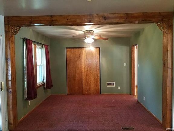 3rd image of 673 Leslie Ave