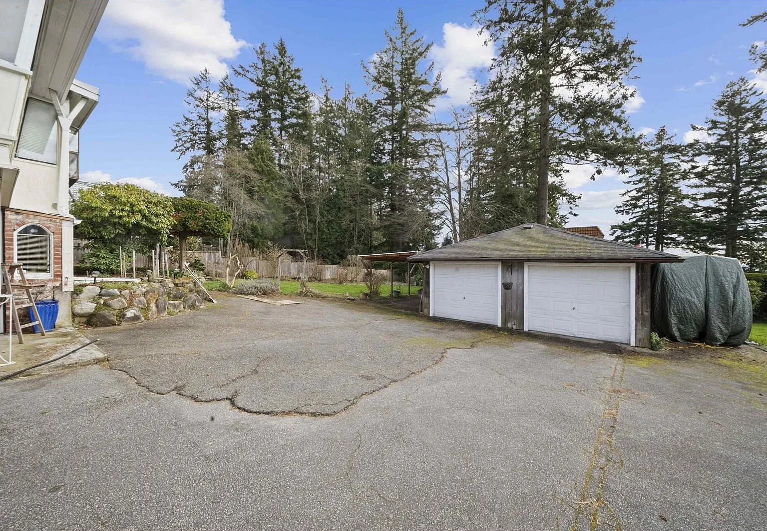 3 bed, 2000 sqft, $3,300 — Photo 3