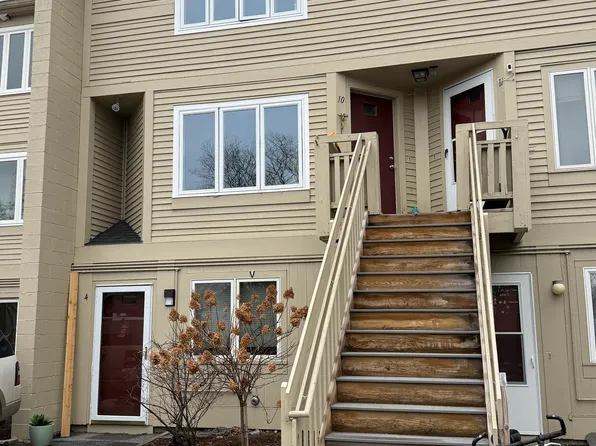 337 College St, Essex Junction, VT