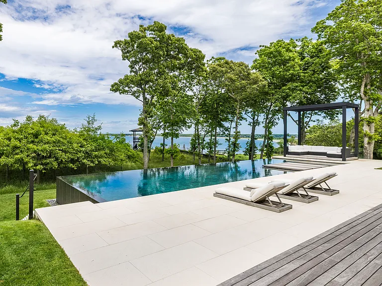 22 Hedges Banks Dr — Photo 31