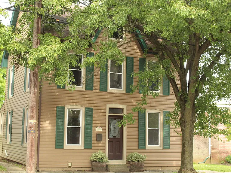 157 S Main St — Photo 1