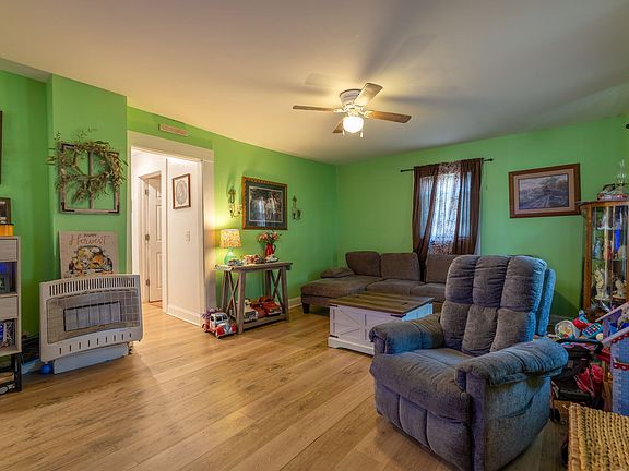 5th image of 315 Debus St
