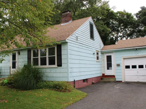 14 Place Ter, Greenfield, MA 01301
