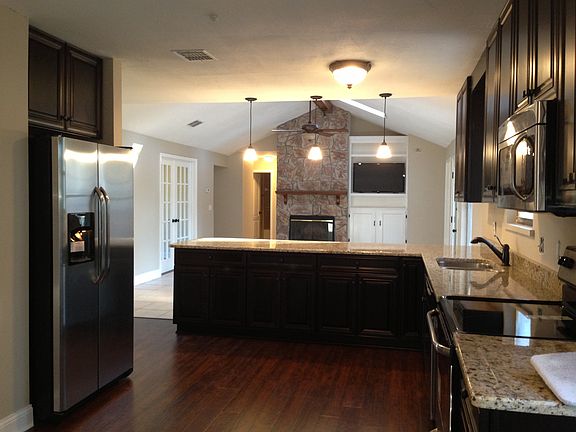 KITCHEN W/ VIEW OF GREATROOM