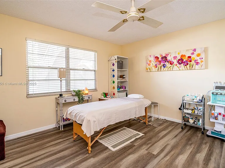 2101 Lucaya Bnd #C1 — Photo 23