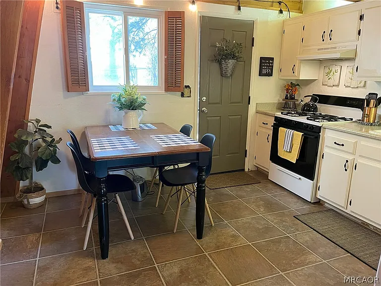 317 Santa Clara Blvd — Photo 6