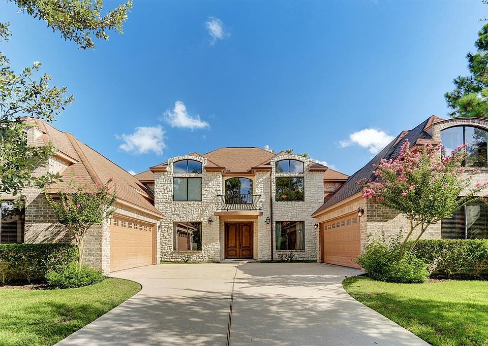 8210 Candlegreen Lane presented by Sara Nguyen