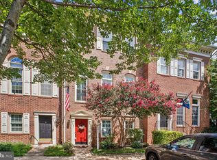 2408 Garnett Dr, Alexandria, VA 22311
