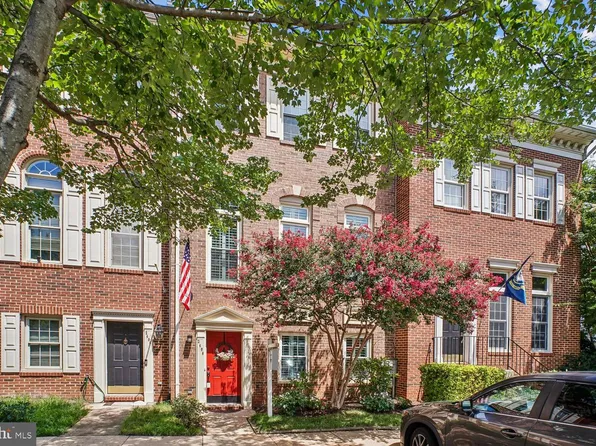 2408 Garnett Dr, Alexandria, VA 22311