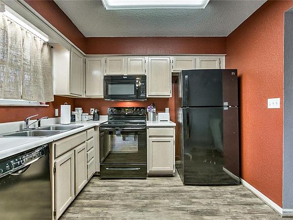 5th image of 6045 NE Moonstone Dr