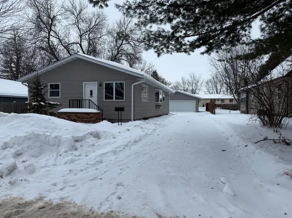 720 9th St SW, Pine City, MN 55063