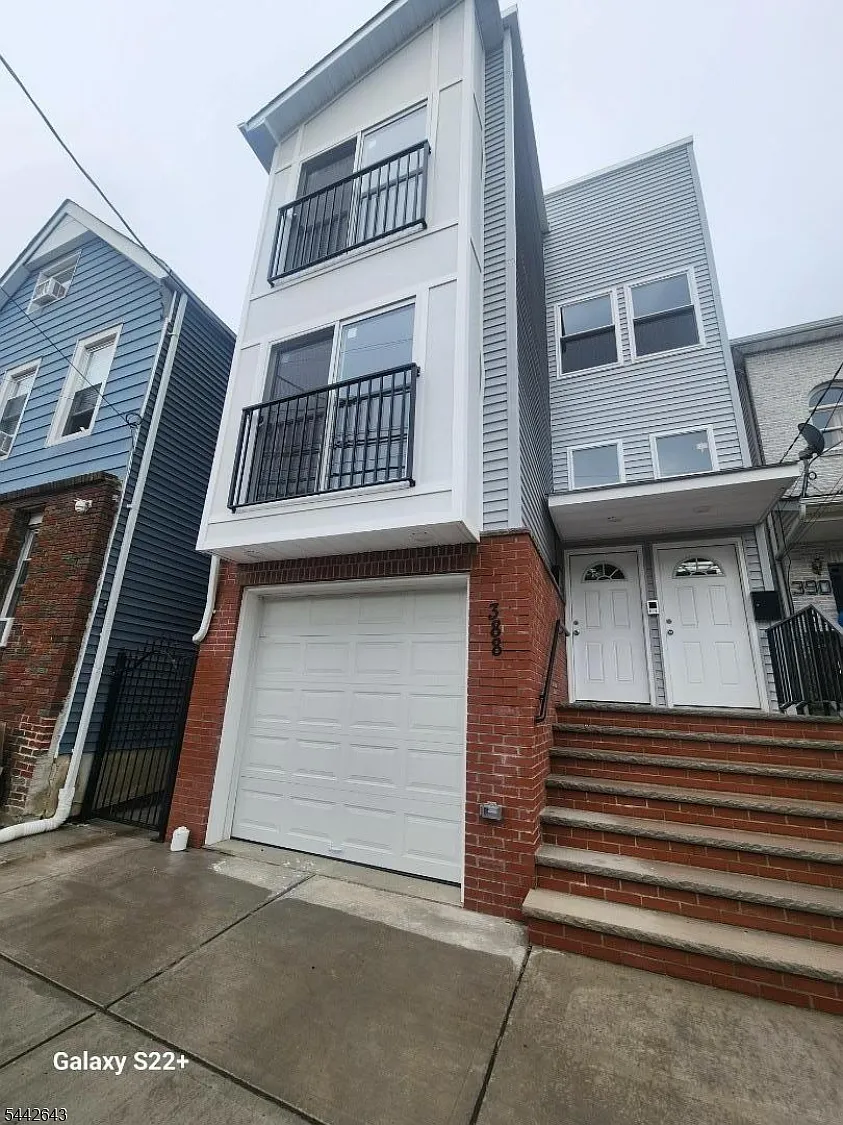 388 S 9th St — Photo 1